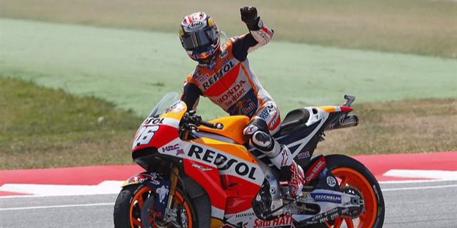 Pedrosa arrasa en Misano y Rossi recorta a Márquez