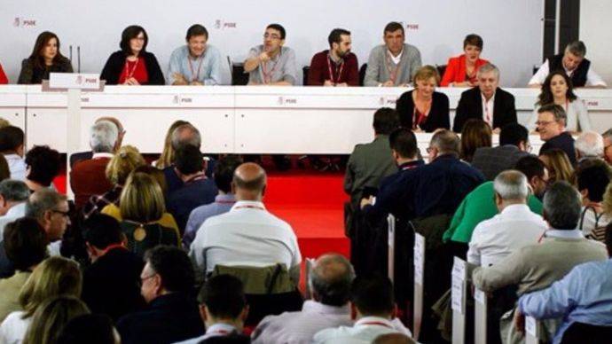 Trampas y ausencias en el Comité dejarán gobernar a Rajoy
