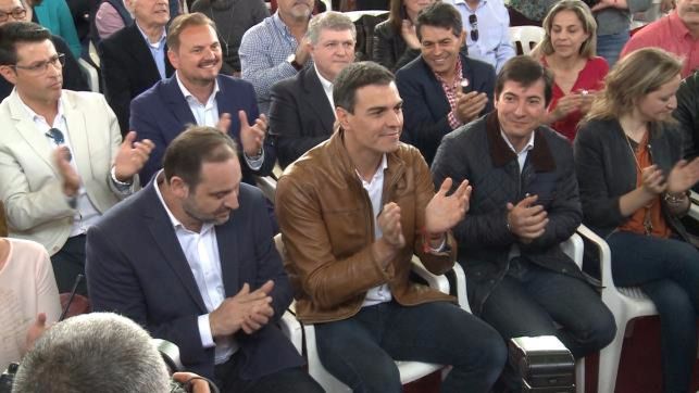 Sánchez ve dos opciones en las primarias: un PSOE 'del siglo XX' o de izquierdas y con la militancia
