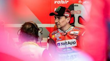 Lorenzo acusa a Márquez de su caída pero no asume que él pudo evitarla