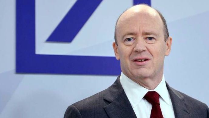 El consejero delegado de Deutsche Bank sugiere el recorte de miles de empleos