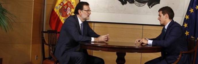 Rivera tiene que hundir a Rajoy, y los dos lo saben