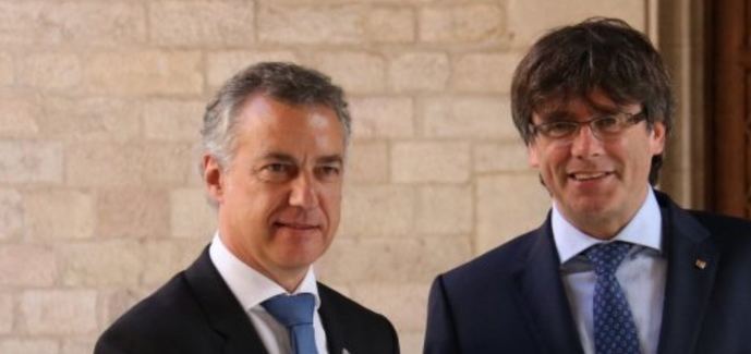 Urkullu se pone bajo el paraguas de Puigdemont