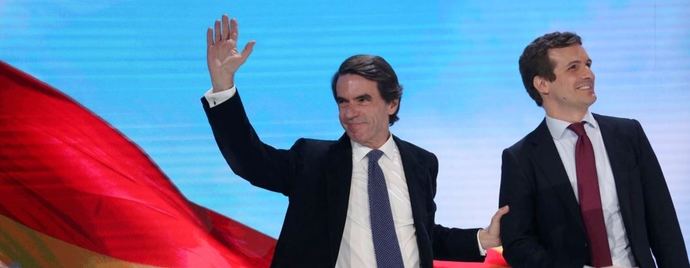 Casado y Aznar resucitan a Fraga para volver al poder