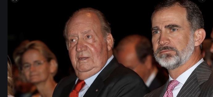 El rey Felipe VI y su padre Juan Carlos I.