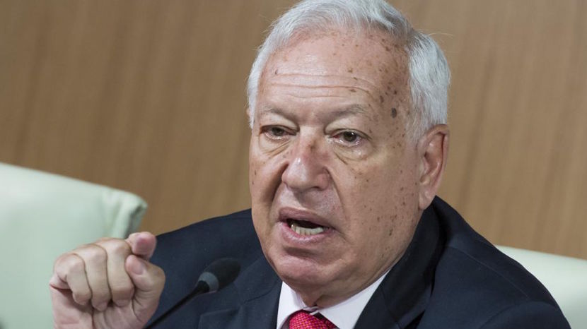 Margallo confía en el "crecimiento sostenido" si gobierna el PP