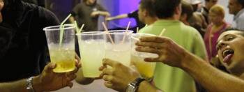 Sanidad prepara una Ley para acabar con el consumo de alcohol en menores