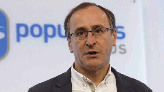 Alonso: Ya se verá si Cospedal sigue como secretaria general tras el Congreso del PP