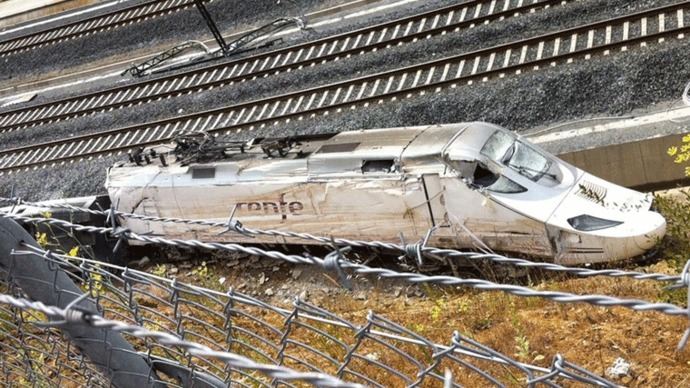La Audiencia de A Coruña ordena reabrir la investigación del accidente del Alvia