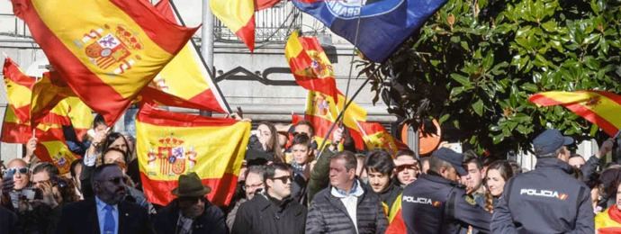 El PP y el arte de ignorar una dictadura para reivindicar la Toma de Granada