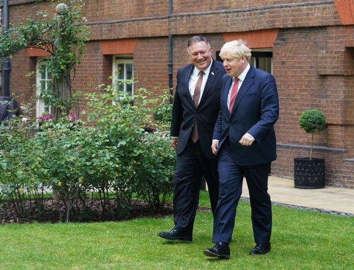 Boris Johnson con el secretario de Estado norteamericano Mike Pompeo.