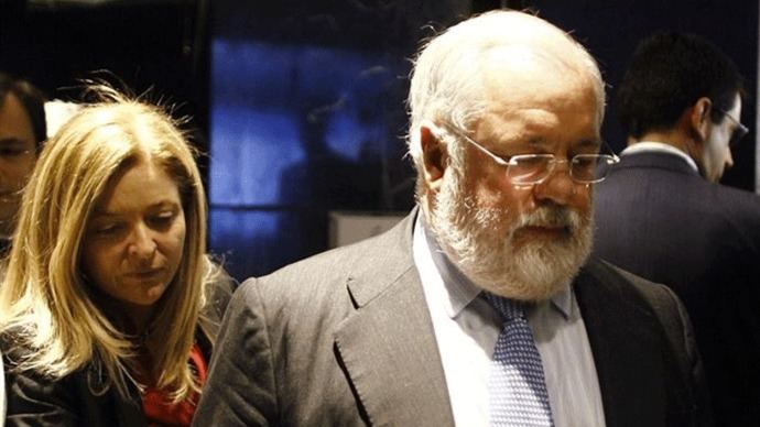 La Eurocámara pide a Cañete que explique su implicación en casos como de corrupción