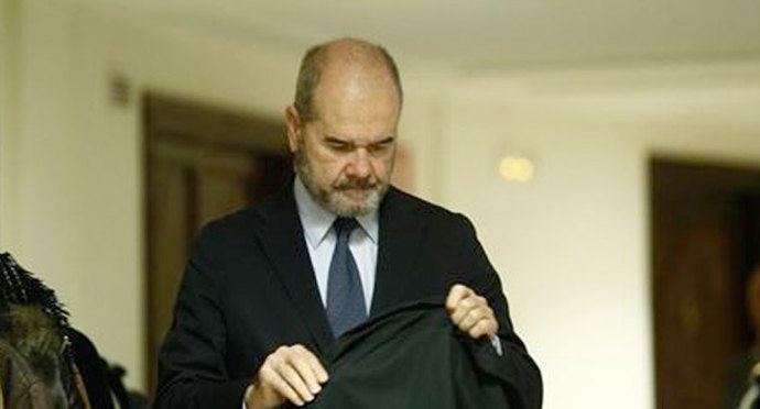 Chaves se desmarca de Griñán, no desvela si seguirá o no de diputado