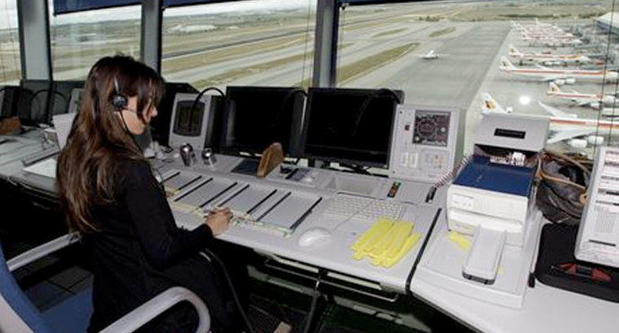 Los controladores aéreos convocan paros para el 11,12 25 y 26 de julio 