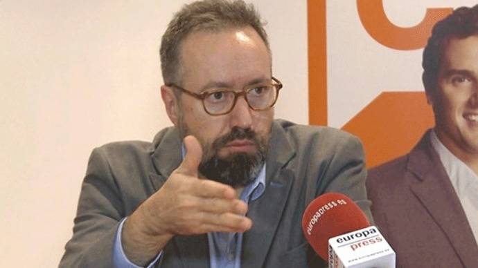 Girauta dice que en Ciudadanos entraron `lobbies´que pretendían cargarse el partido