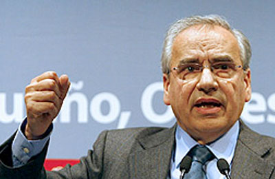 Guerra: Rajoy "va a tener más amigos en la cárcel que `El Vaquilla´"