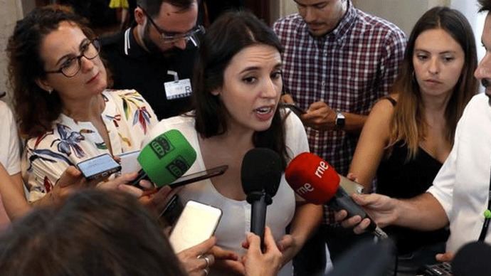 Podemos mantiene la consulta, pero se abre a hablar primero de programas y luego de equipos