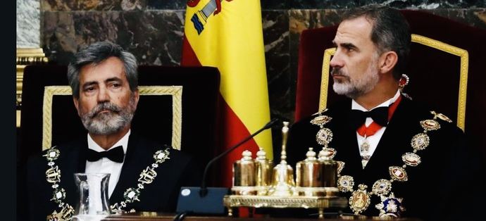 El presidente del Consejo General del Poder Judicial, Carlos Lesmes, con el rey Felipe VI.