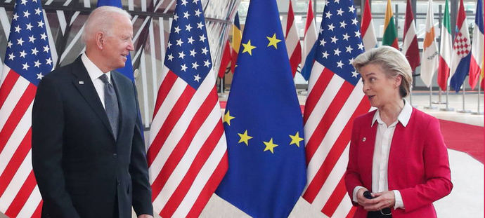 Joe Biden con la presidenta de la Comisión Europea, Ursula von der Leyen.