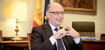 La ballena blanca que amenaza al PP de Feijóo por el arponero Montoro