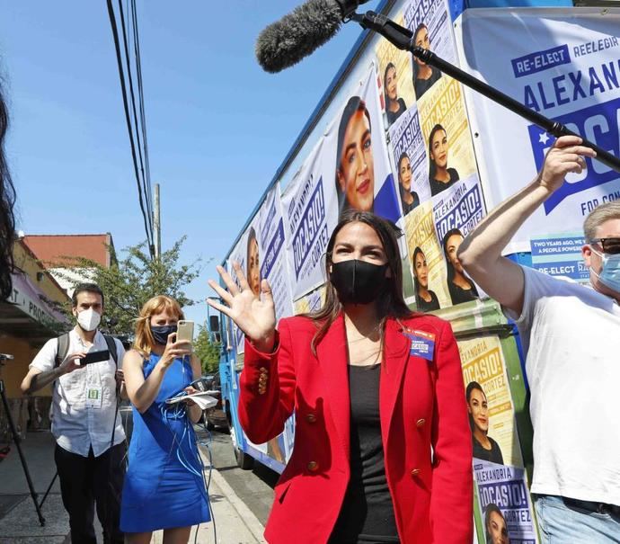 Alexandria Ocasio-Cortez durante su campaña para las primarias del Distrito 14 de Nueva York.