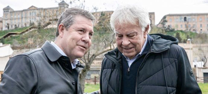 Felipe González pide “un mes sin insultos“ junto a Feijóo y sin nadie del Gobierno