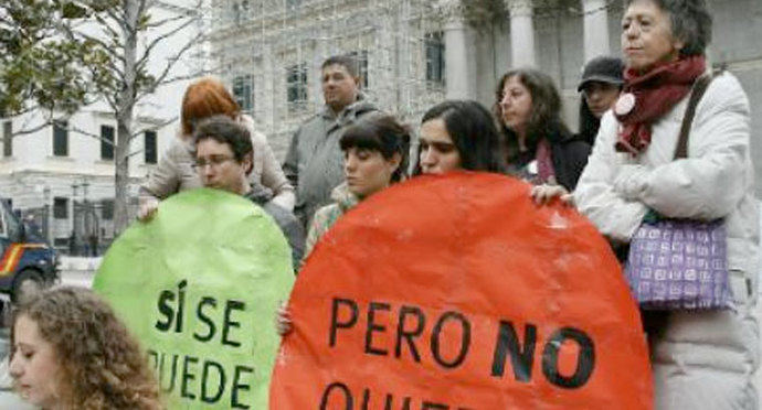 La PAH registra en el Congreso escrito reclamando la quita hipotecaria