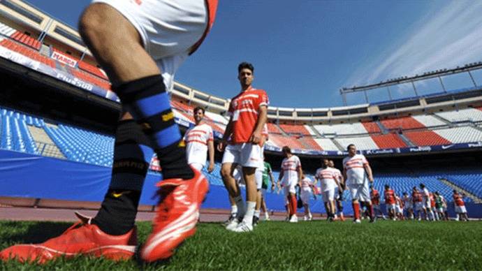 1.320 aficionados del Atleti dicen adios al Calderón en el Partido de las Estrellas