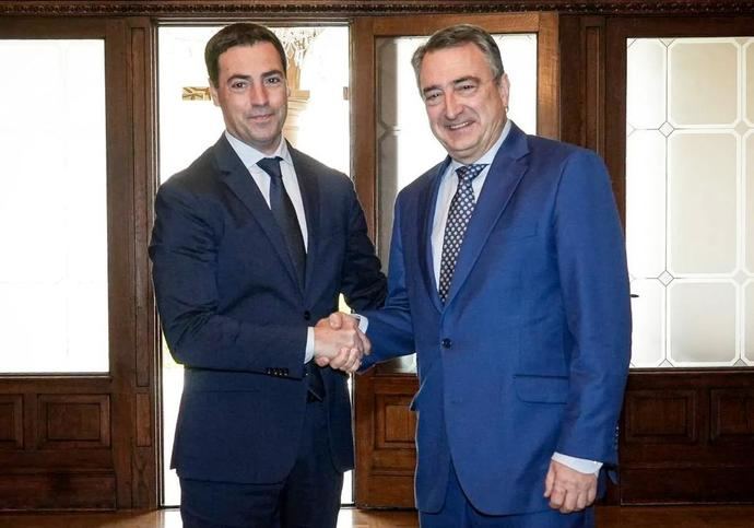 Pradales y Esteban tienen quien le escriba al PNV desde el Gobierno