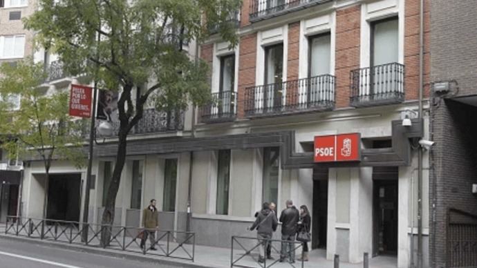El PSOE quiere limitar a las consultas con la militancia y poner 'contrapesos' al líder
