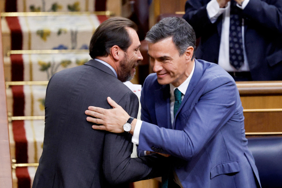 Guerreros y amazonas de Sánchez que lo aguantan todo