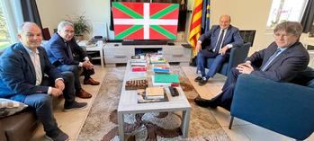 La mejor arma contra España está en la destrucción del idioma a cambio de dinero