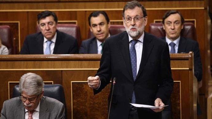 Rajoy defiende a Moix y acusa a Iglesias de querer controlar a jueces y fiscales