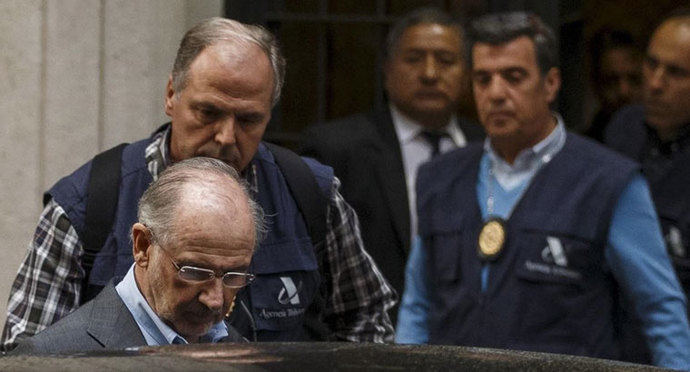 El juez embarga a Rato su pensión vitalicia del FMI y bienes por 18 millones