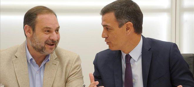 Sánchez: unir Ministerios y Abalos a controlar el PSOE