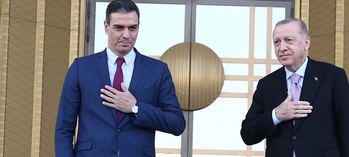 Pedro Sánchez con el presidente turco, Erdogan.