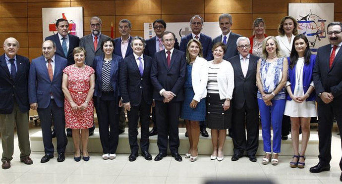 Sanidad propone atender a los ´sin papeles´, pero sin darles tarjeta santiaria
